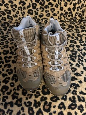 Merrell Hiking Hiking Bootswith Gray Accents